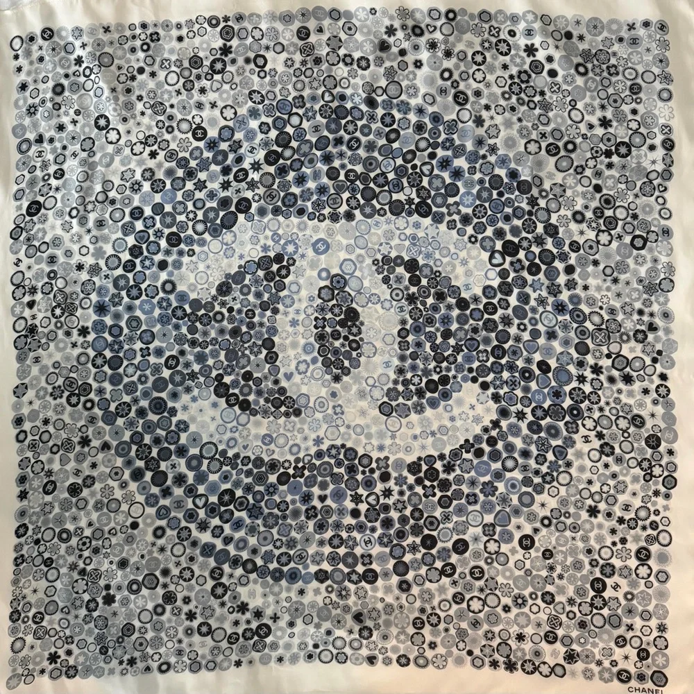 CHANEL Black and White silk Scarf